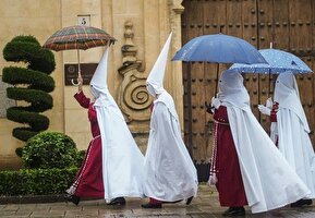 تصاویر / طوفان مراسم عید پاک در اسپانیا را لغو کرد