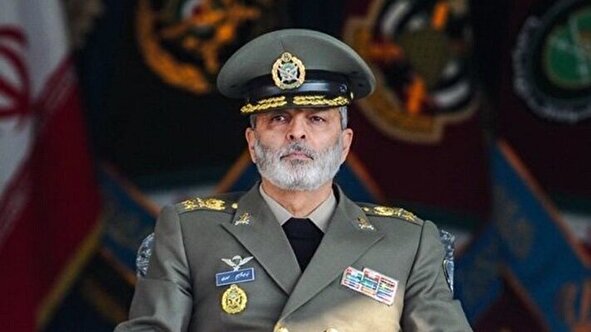 فرمانده کل ارتش:
صدای انفجار در اصفهان چند شی پرنده بود که به آنها تیراندازی شد/رژیم صهیونیستی قبلاً واکنش ما را دیده است