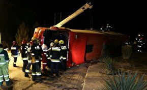فیلم/ واژگونی اتوبوس در مسیر مرودشت-پاسارگاد ۵ کشته و ۲۴ مصدوم بر جای گذاشت
