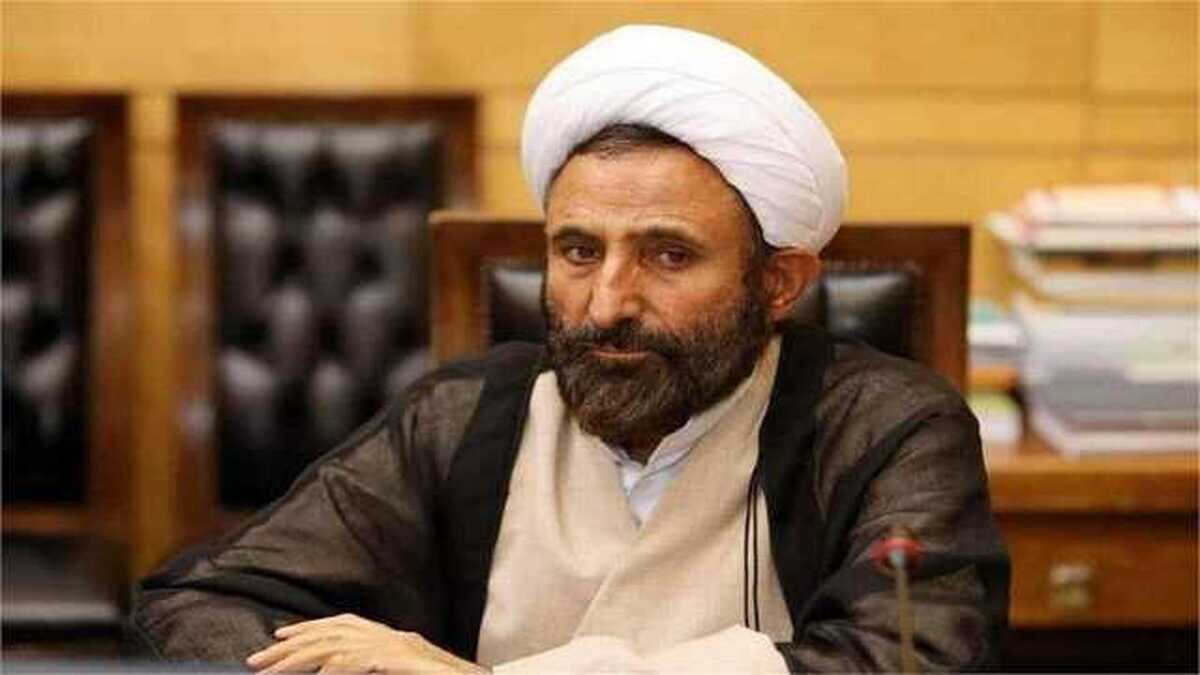 حزبهایی که شب انتخابات کرکره را بالا میکشند و بعد از انتخابات کرکره آن را پایین میکشند حزب نیستند