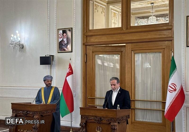 نشست خبری وزرای خارجه ایران و عمان