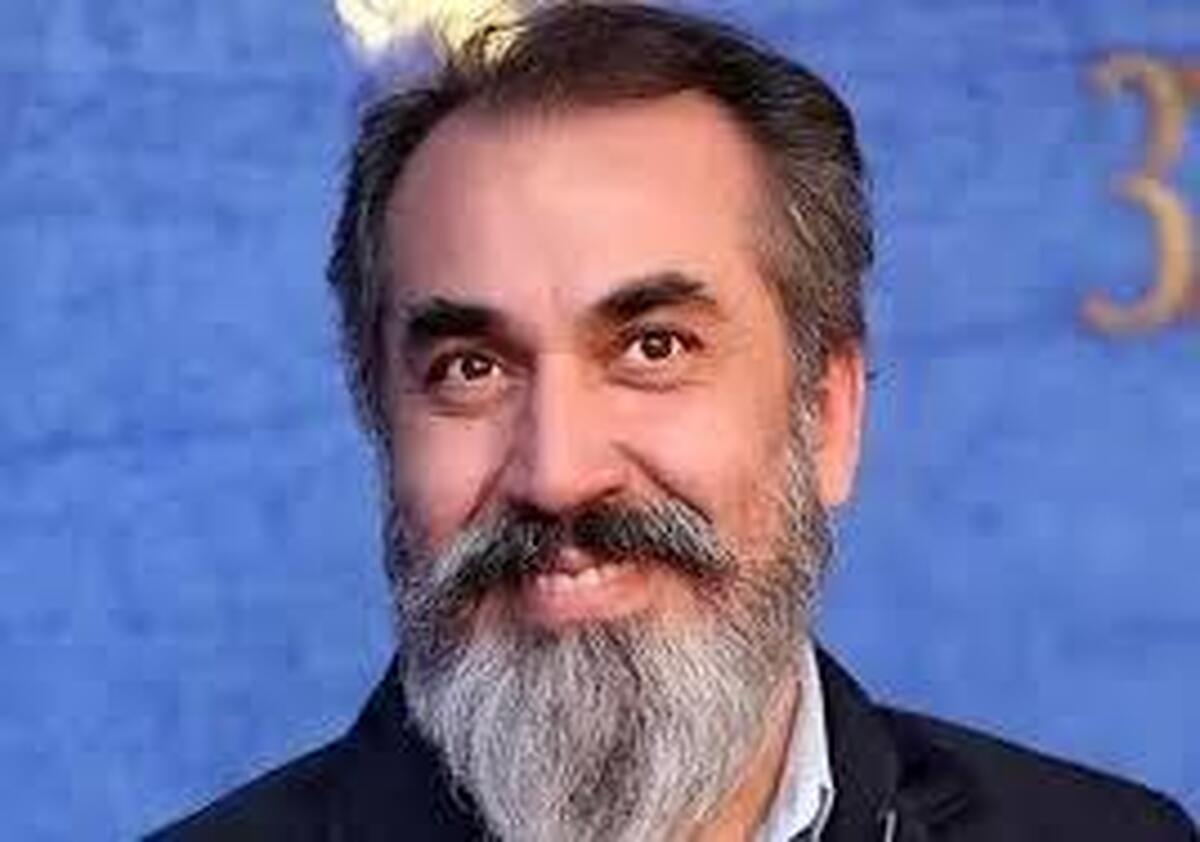 لحظات کتک زدن مهمان برنامه توسط سیامک انصاری!