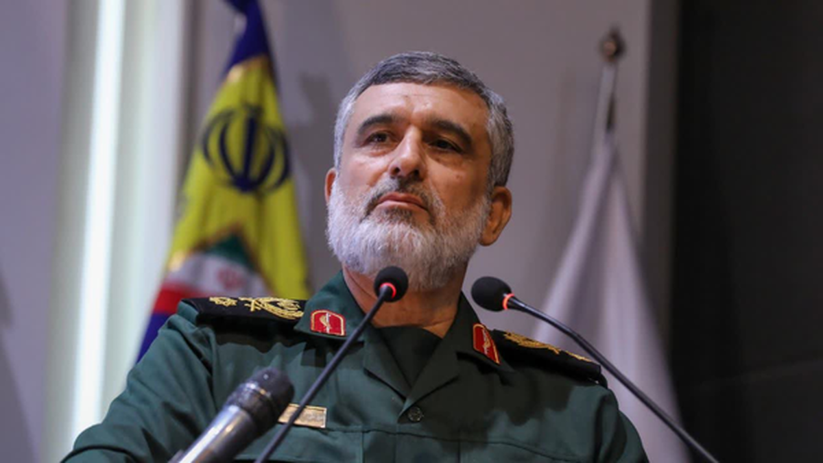 سردار حاجیزاده: سال آینده از پدافند ضدبالستیک رونمایی میکنیم