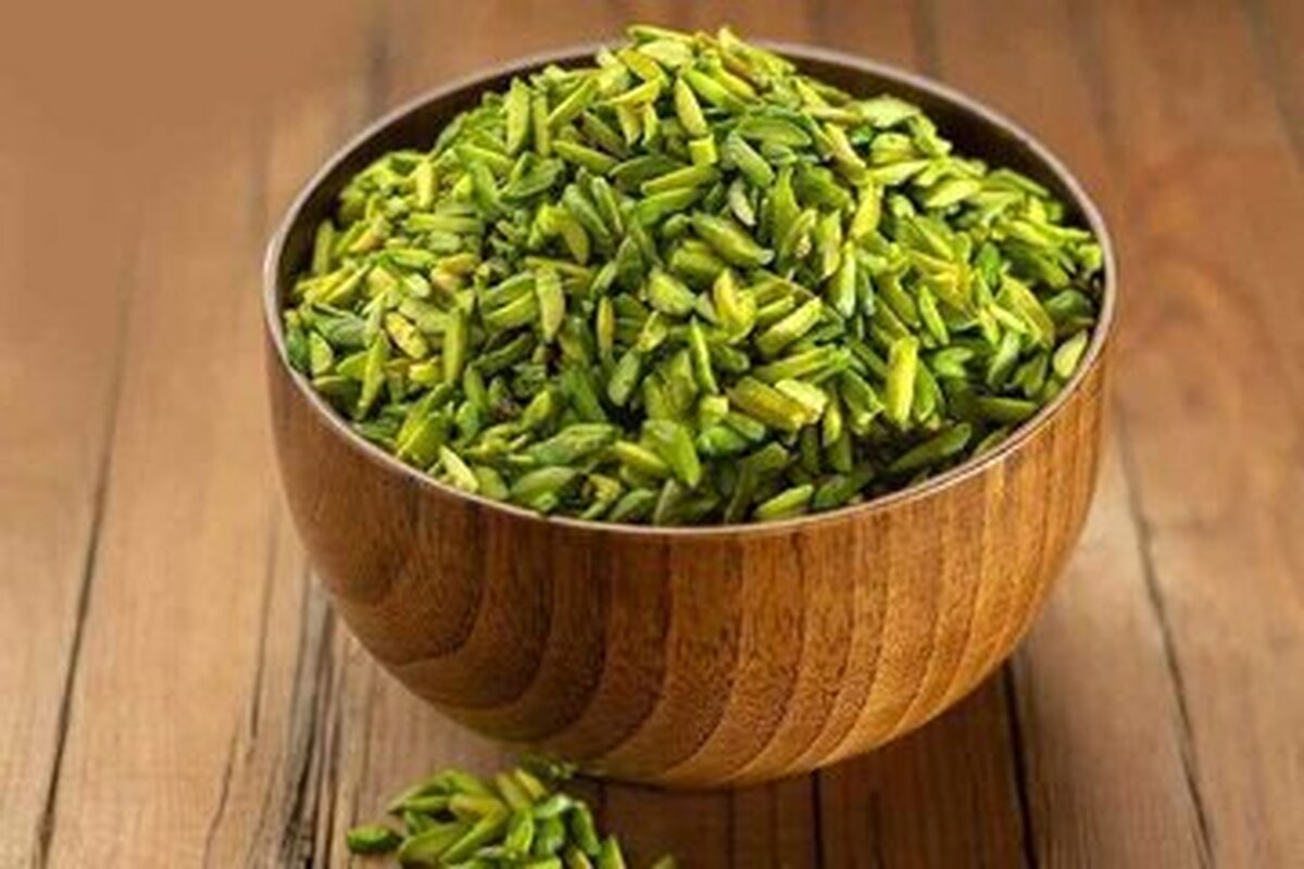 رواج فروختن خلال پسته تقلبی در بازار