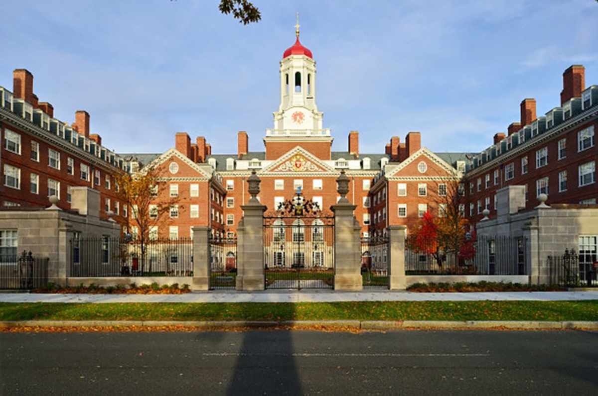 نامگذاری یکی از ساختمان‌های دانشگاه هاروارد به اسم یک شهید+عکس