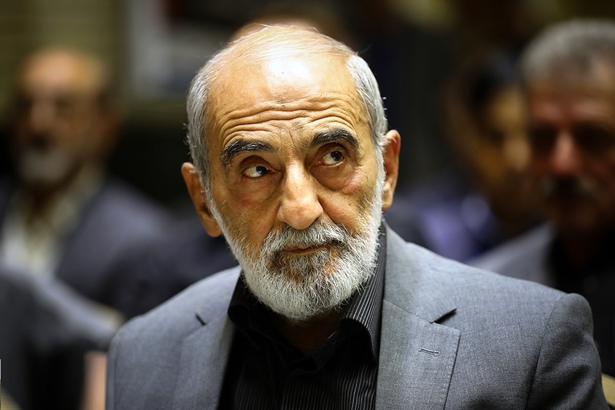 حسین شریعتمداری: بازرسان آژانس را از کشور اخراج کنید؛ این حق مسلم پایمال نشود