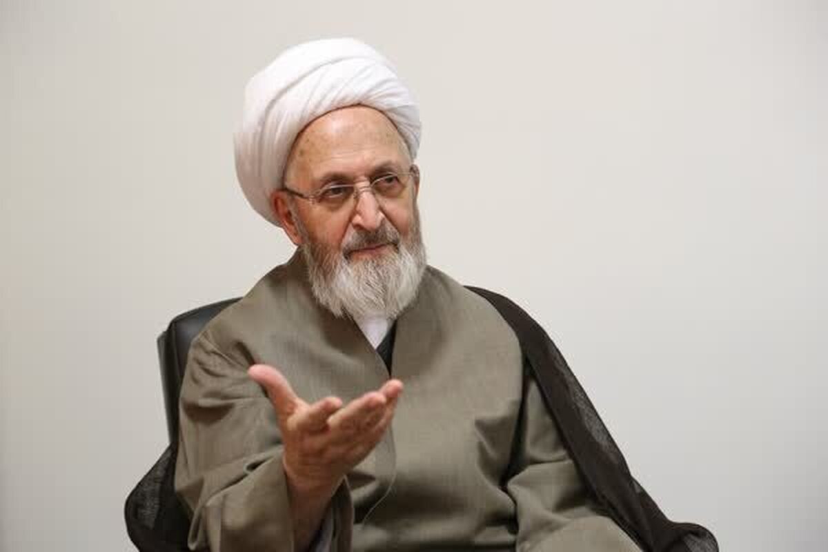 انتقاد آیتالله سبحانی از مصوبه تعطیلی شنبهها