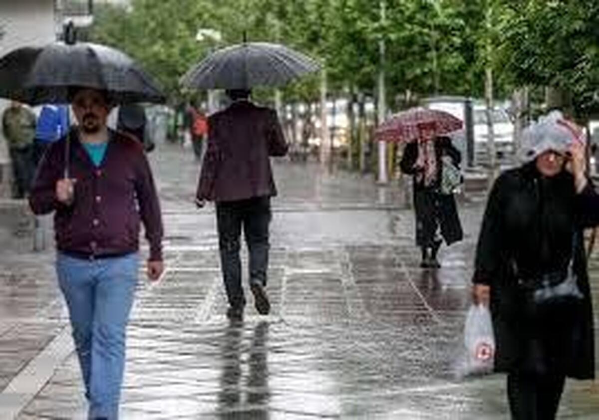 بارش شدید باران در مشهد مقدس آغاز شد