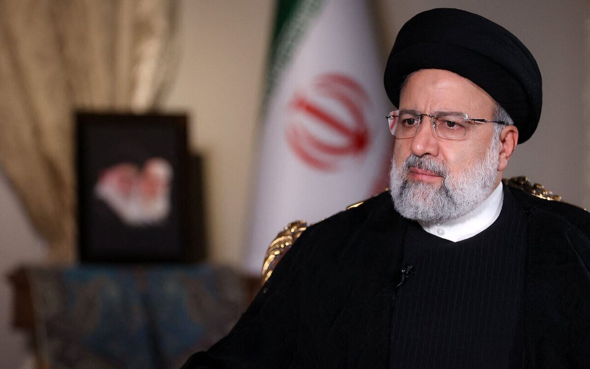 عکس | «بوی ماه مهر» به میدان انقلاب رسید