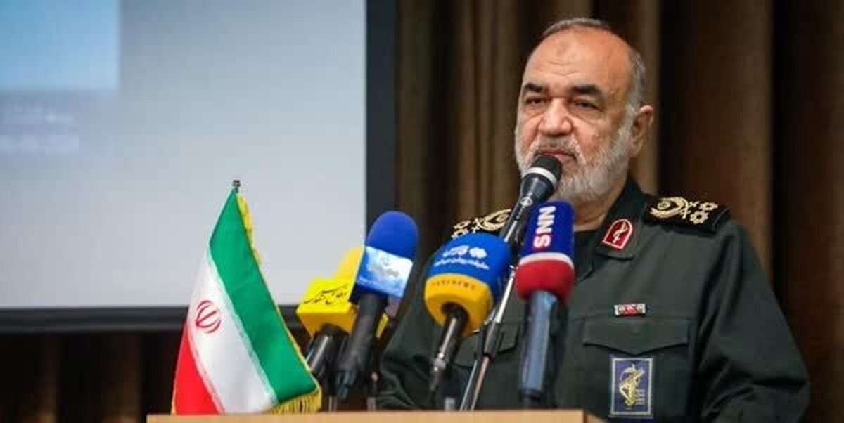 سرلشکر سلامی: همه مسائل با جامعه جوان و بانشاط حل می‌شود