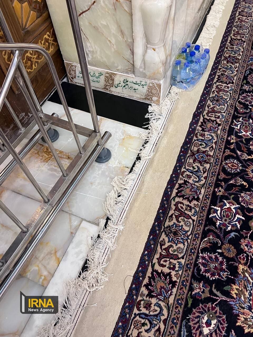 عکس جدید از مزار ابراهیم رئیسی در حرم رضوی