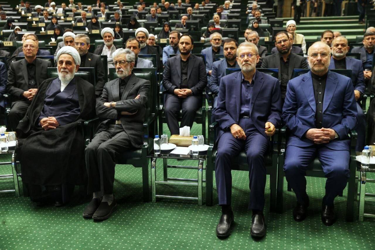 یک قاب عکس ویژه از افتتاحیه مجلس دوازدهم؛ قالیباف کنار لاریجانی نشست، حدادعادل همنشین ناطق نوری شد