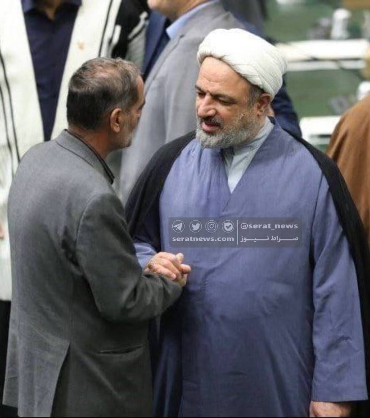 عکس| حمید رسایی منتخب مردم تهران با لباس چروک در مراسم افتتاحیه مجلس حاضر شد! عکس| حمید رسایی منتخب مردم تهران با لباس چروک در مراسم افتتاحیه مجلس حاضر شد!