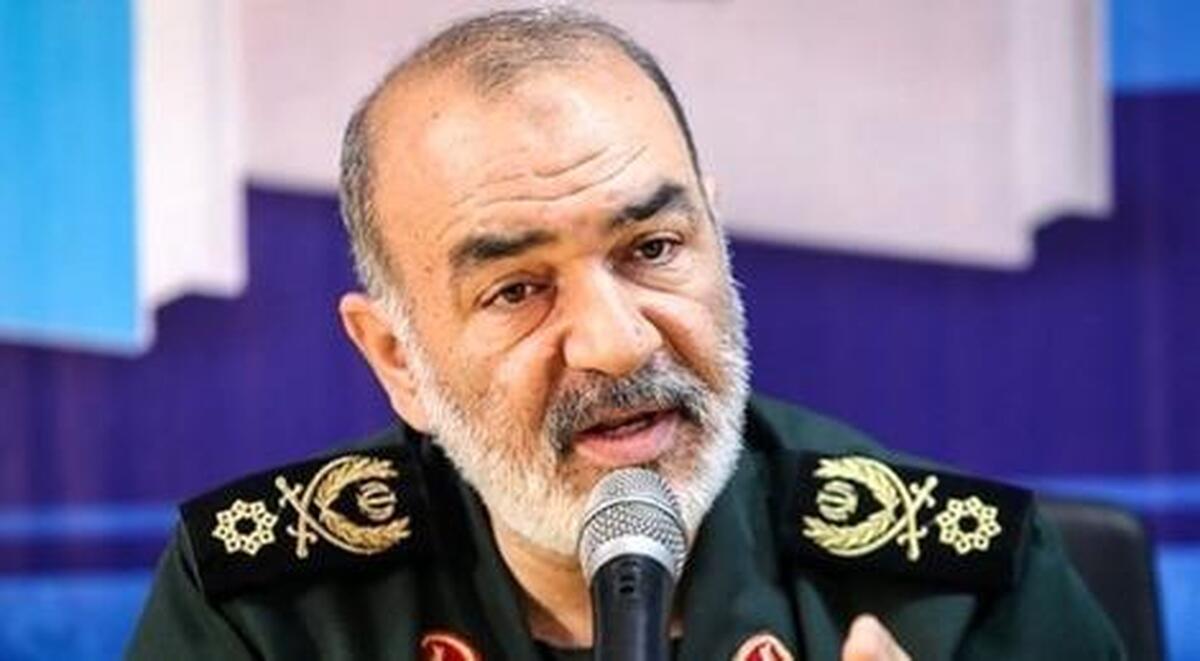 سرلشکر سلامی : دشمن کشتی های ما را بزند به تعداد بیشتر، کشتی های‌شان را می‌زنیم