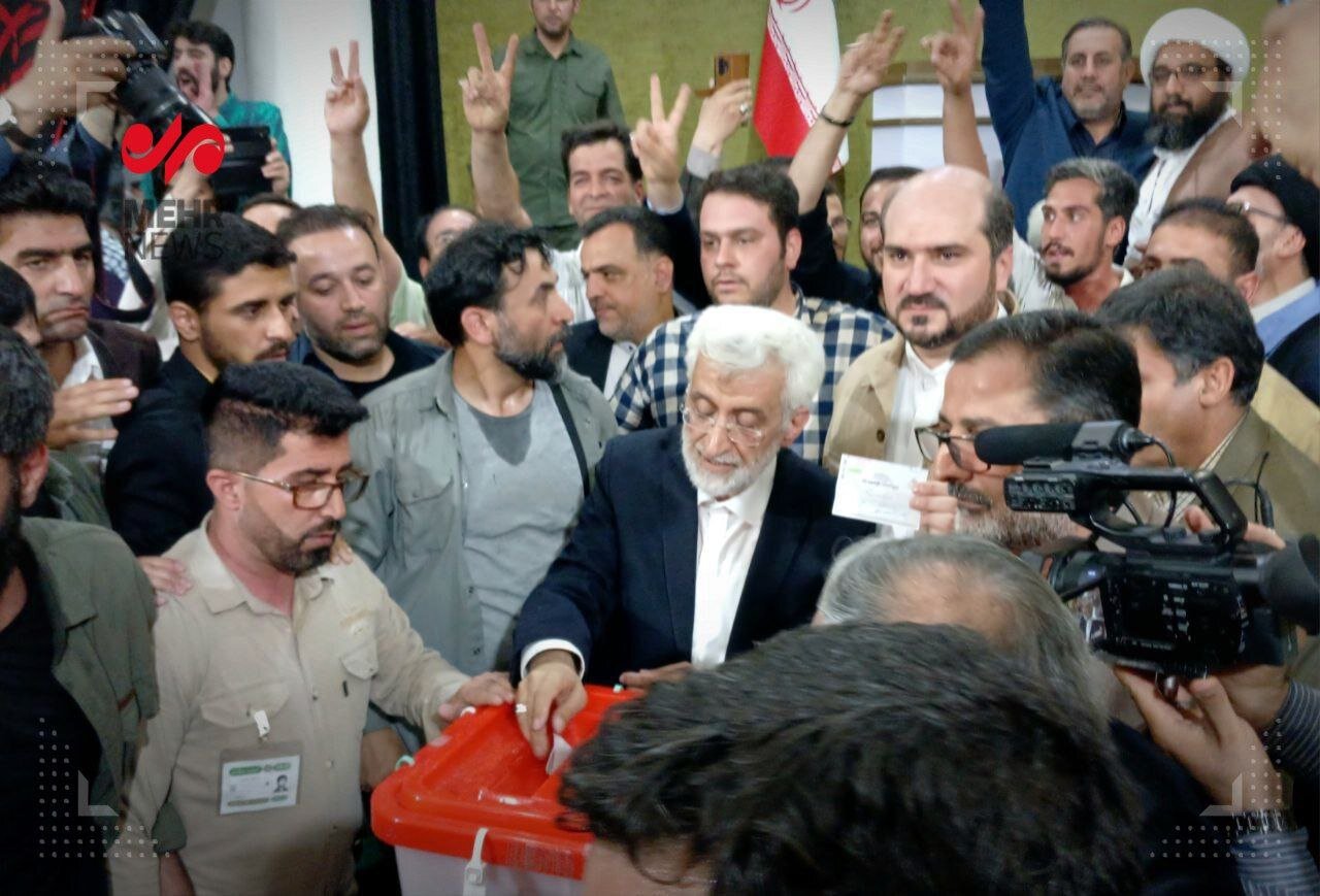 عکسی از سعید جلیلی پای صندوق رأی انتخابات مرحله دوم /او کجا رأی داد؟