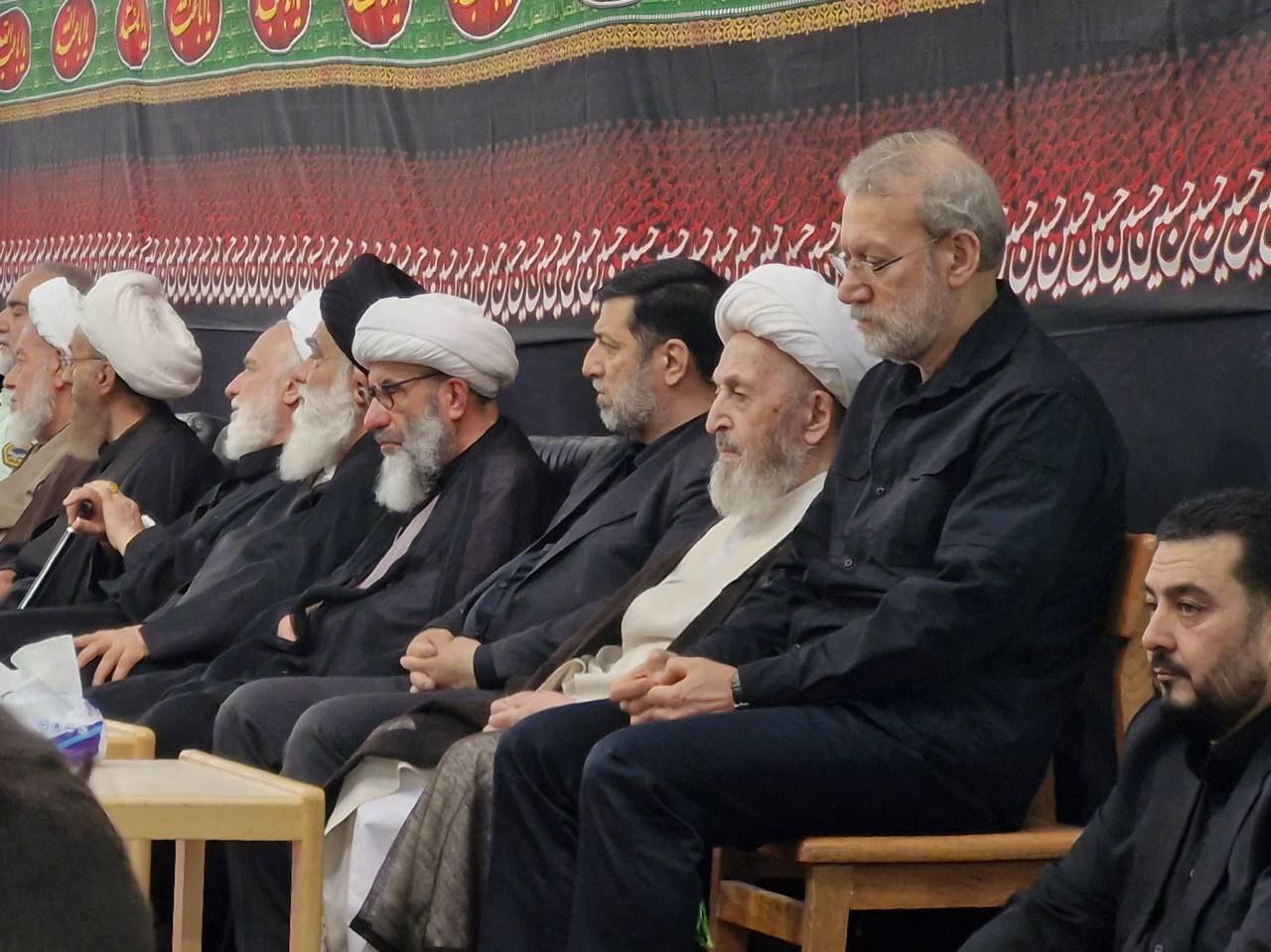 عکس / حضور لاریجانی در دفتر آیت الله سبحانی برای عزاداری روز عاشورا