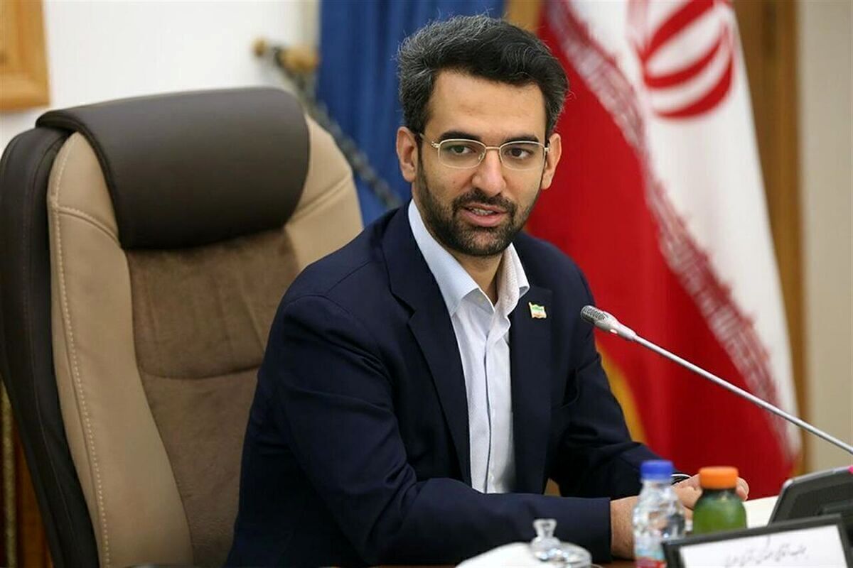 ما و ظریف تحریم شدیم، اما آقازادههای آنها رفتند به اروپا و کانادا