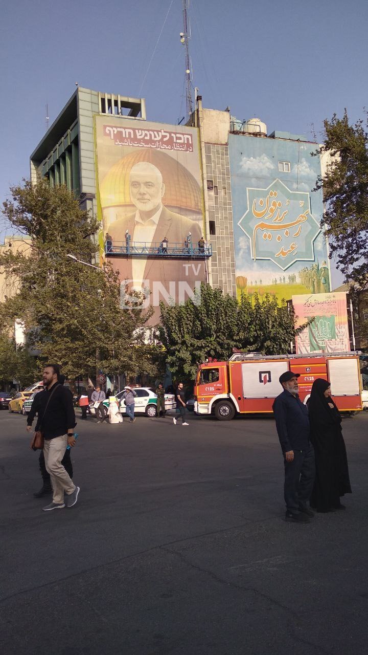 عکس| دیوارنگاره میدان فلسطین به یاد فرمانده مجاهد شهید اسماعیل هنیه