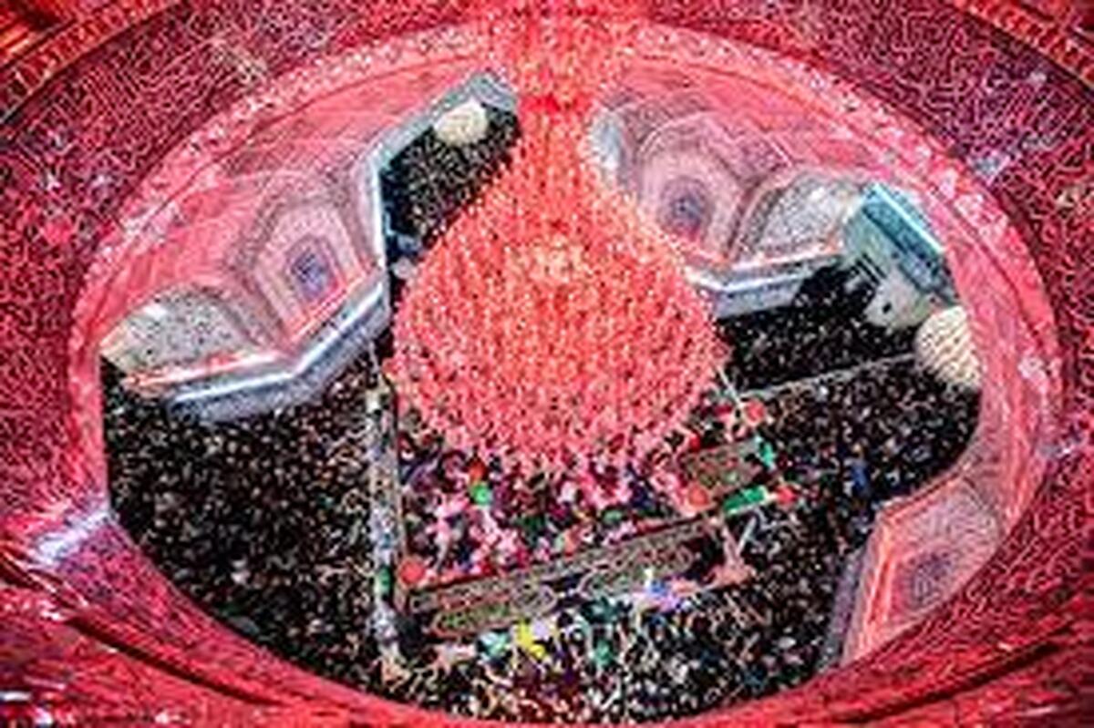 فیلم | ابراز ارادت خانم بازیگر به امام حسین(ع)