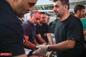 عکس | خدمت‌رسانی ورزشکاران در پیاده‌روی اربعین