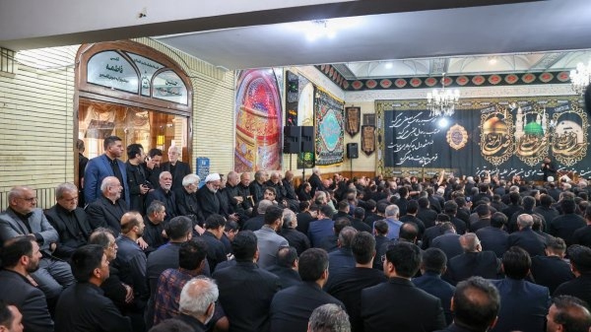 حضور سرزده رئیس جمهور در هیئت تبریزیهای مشهدالرضا (ع)