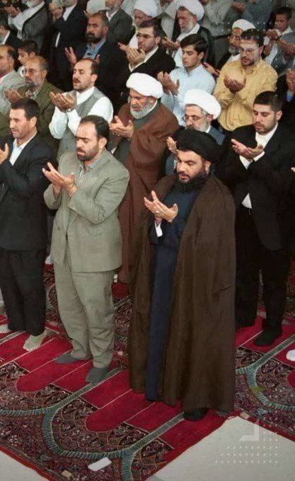 عکس| حضور شهید سیدحسن نصرالله در نماز جمعه تهران عکس| حضور شهید سیدحسن نصرالله در نماز جمعه تهران