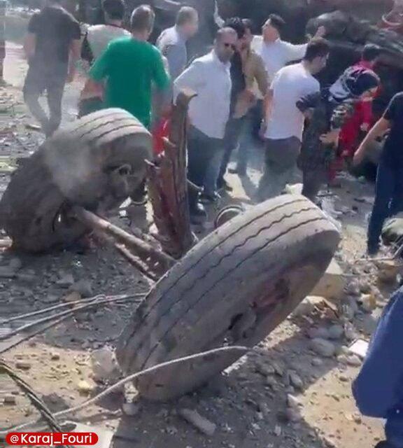2 دانش اموز بر اثر برخورد مرگبار کامیون با سرویس مدرسه جان باختند 2 دانش اموز بر اثر برخورد مرگبار کامیون با سرویس مدرسه جان باختند