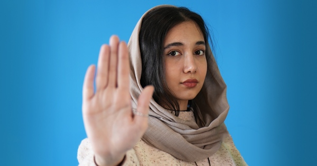 فیلم | ادامه عمل جراحی هنگام زلزله ۸.۸ ریشتری