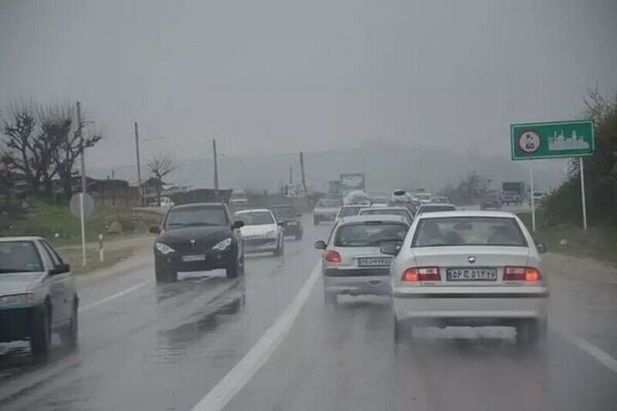 بارش باران در ۲۳ محور کشور | رانندگان احتیاط کنند