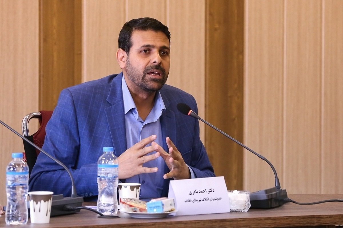 نخبگان و دلسوزان کشور و انقلاب بمب اتم می‌خواهند