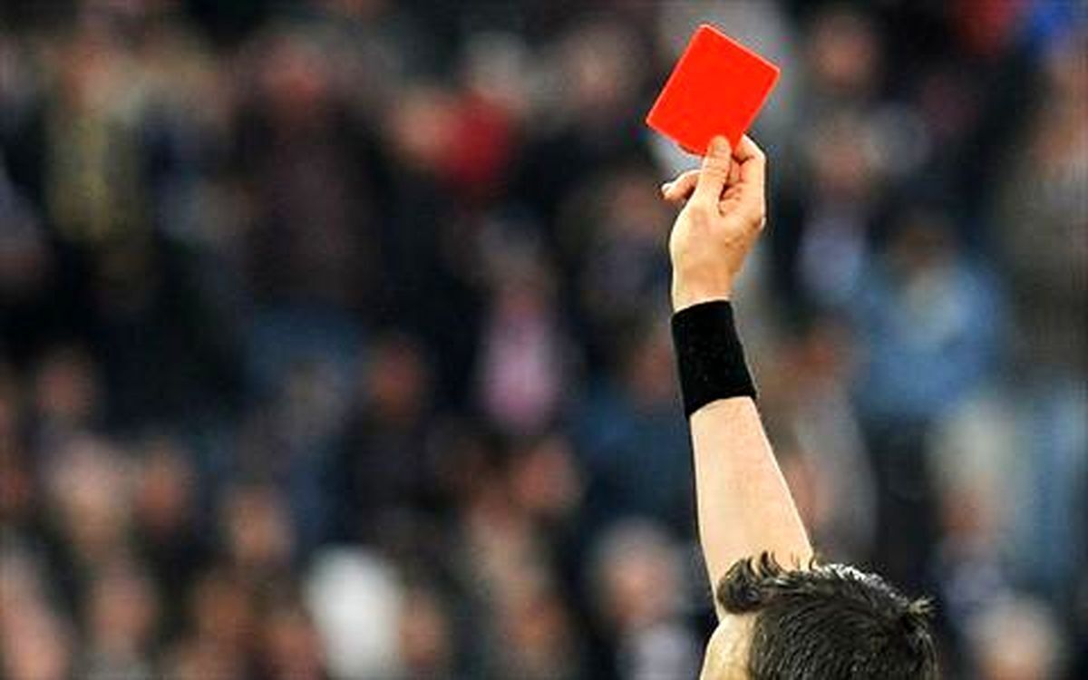 کارت قرمز‌های پر رنگ در بازی‌های پرسپولیس و نساجی