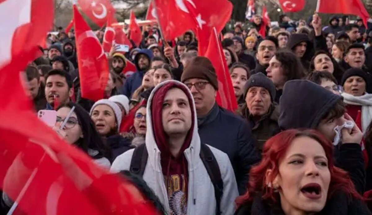 شهرداری استانبول به دست معترضان اردوغان افتاد