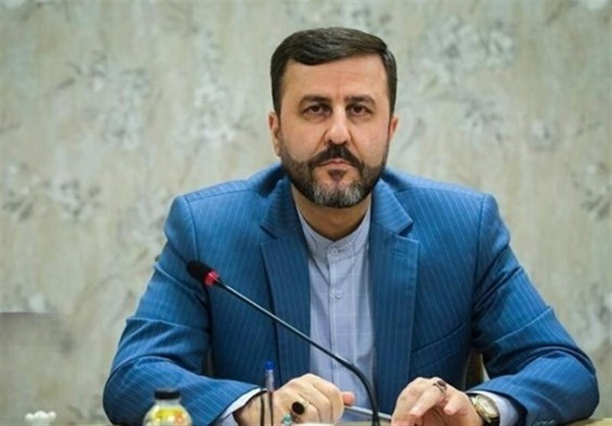 خودنویس طلای عمانی و آقای کاظم غریب‌آبادی| دروغ منتشره!