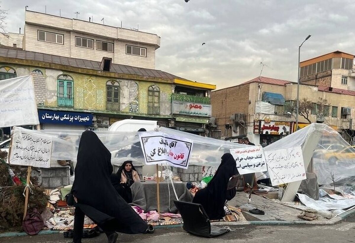 چه کسانی متحصنین حجاب را سر کار گذاشتند؟