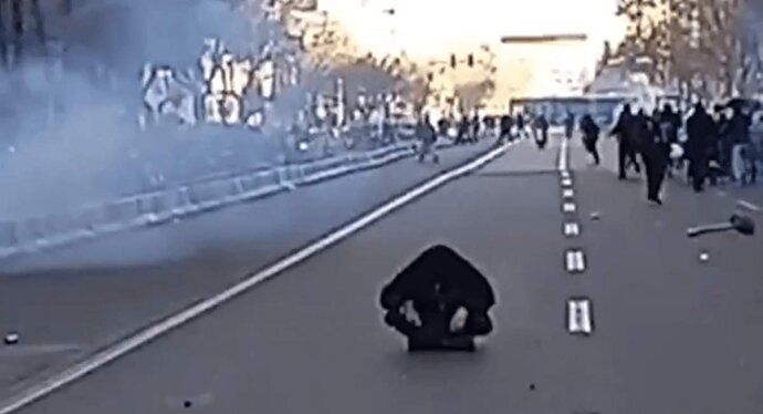 فیلم| تصاویر دوربین پلیس از ماجرای نمادسازی جدید ضدانقلاب