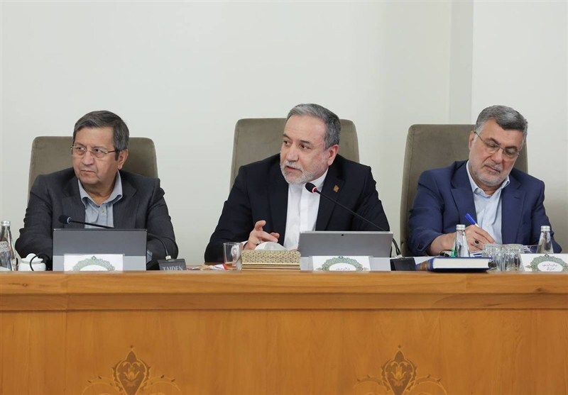 عراقچی: اعضای سفارت ایران در ونزوئلا همچنان در محل مأموریت حضور دارند