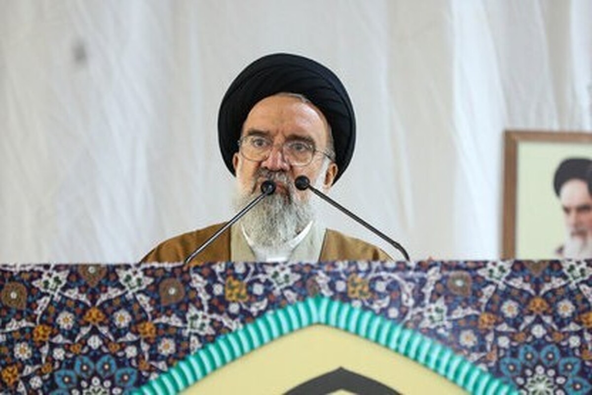 مذاکره با دشمن، ساده‌لوحی سیاسی است