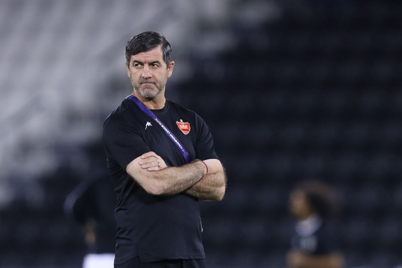 تشویق کریم باقری مقابل چشم تراکتوری‌ها