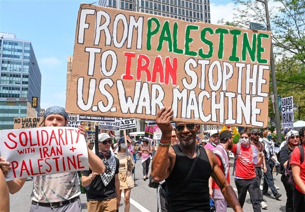 تظاهرات مردم ترکیه در حمایت از غزه مقابل کنسولگری آمریکا