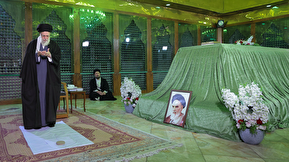 فیلم| حضور امروز رهبر معظم انقلاب در حرم مطهر امام خمینی(ره)