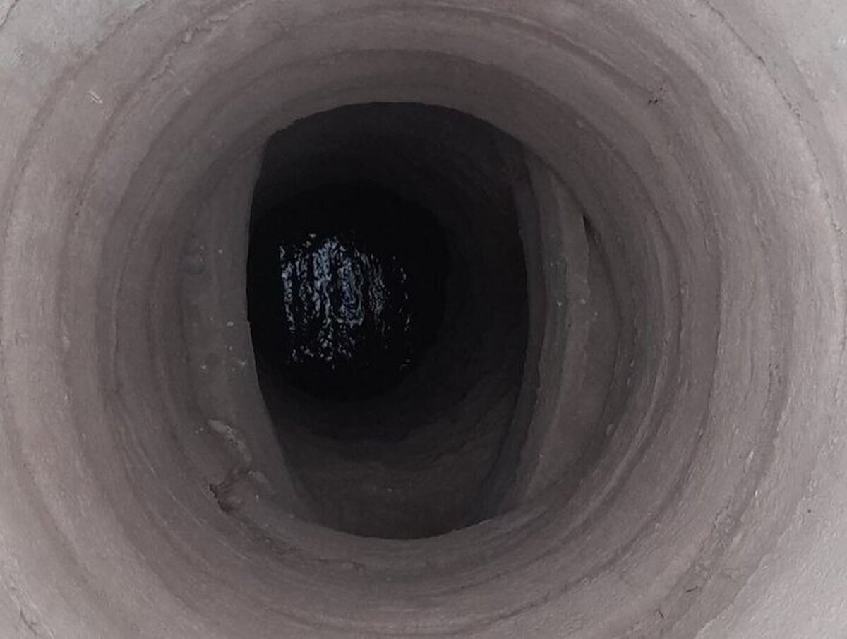 جسم بی‌جان ۲ مقنی از قنات فرو ریخته بیرون آمد