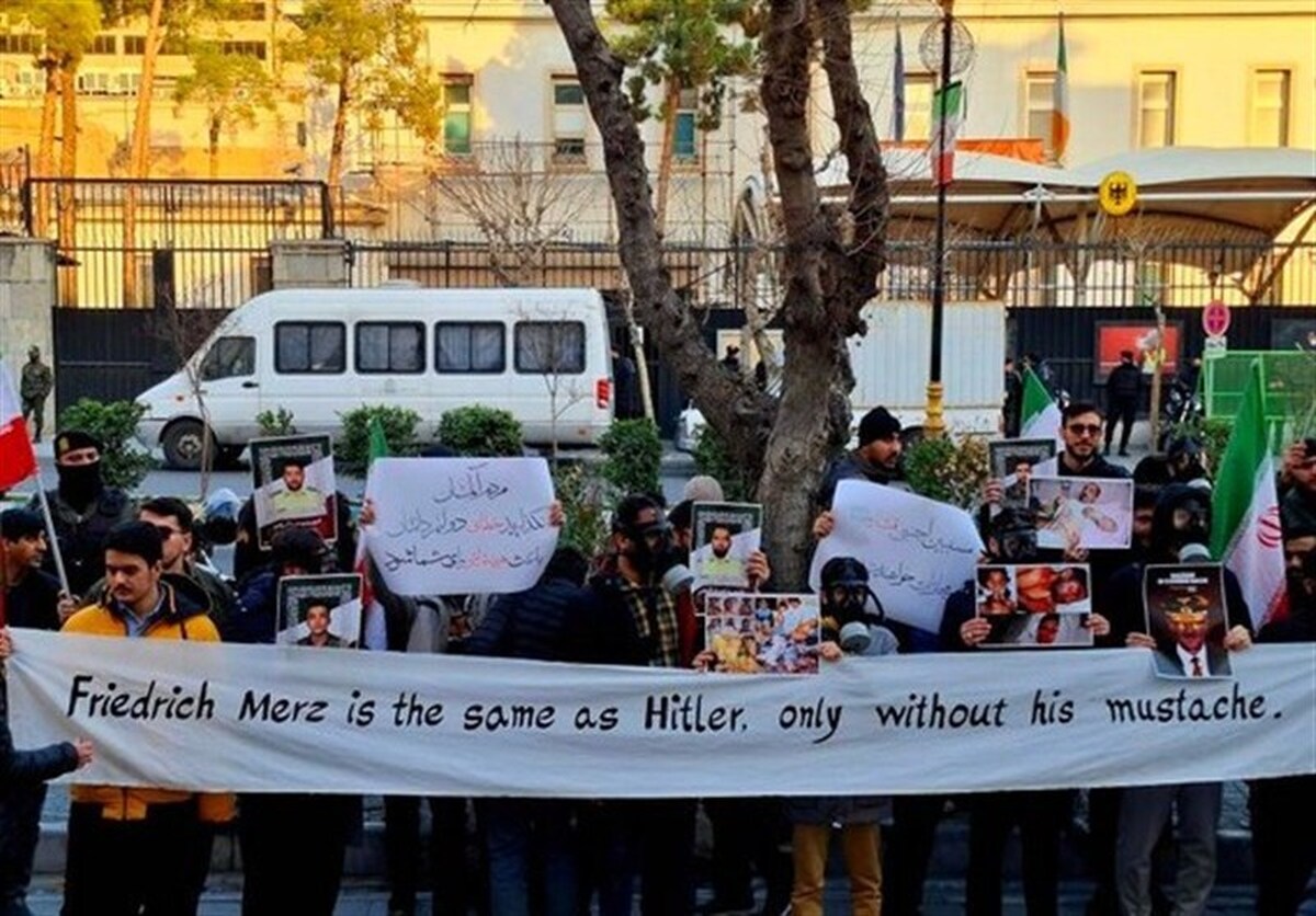 تجمع دانشجویان در اعتراض به نابسمانی‌های بازار مسکن+ عکس و فیلم