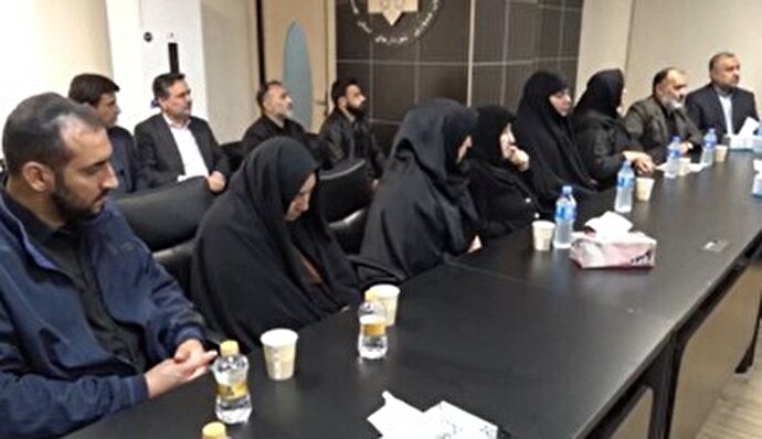 فیلم| دیدار رئیس‌جمهور با خانواده‌های شهدا و آسیب‌دیدگان حوادث دی‌ماه