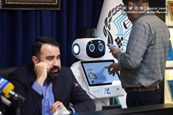 تصاویر| رونمایی از ربات وکیل‌یار