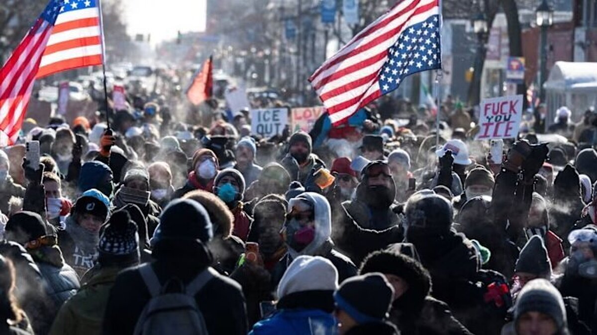 کلینتون 3 بار به من تجاوز کرد