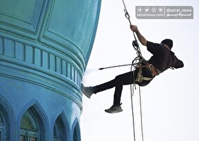 تصاویر| شستشوی گنبدهای مسجد مقدس جمکران