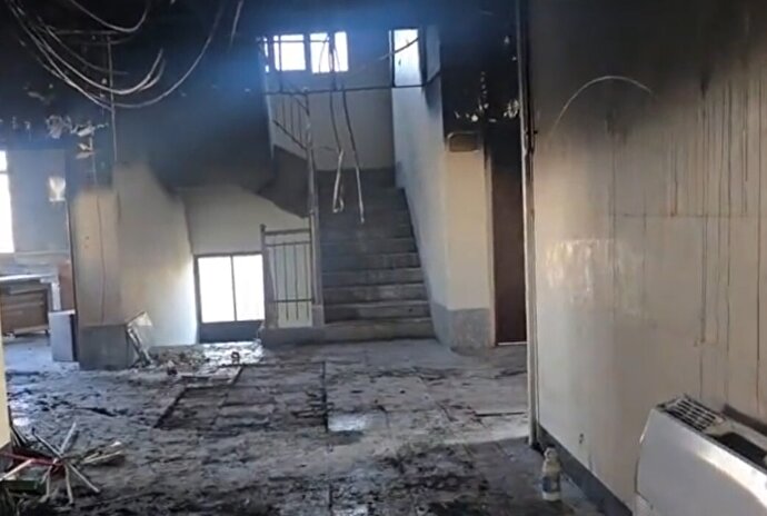 فیلم| اغتشاشگران پروژه ۱۲ سالۀ جاجرم را یک ساعته سوزاندند!