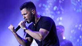 فیلم| حضور خواننده معروف ایرانی در تجمع‌ دیشب تجریش