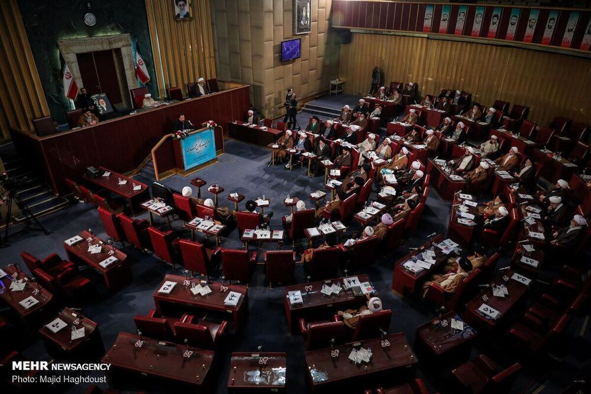 آیت‌الله سید مجتبی خامنه‌ای سومین رهبر جمهوری اسلامی ایران شد