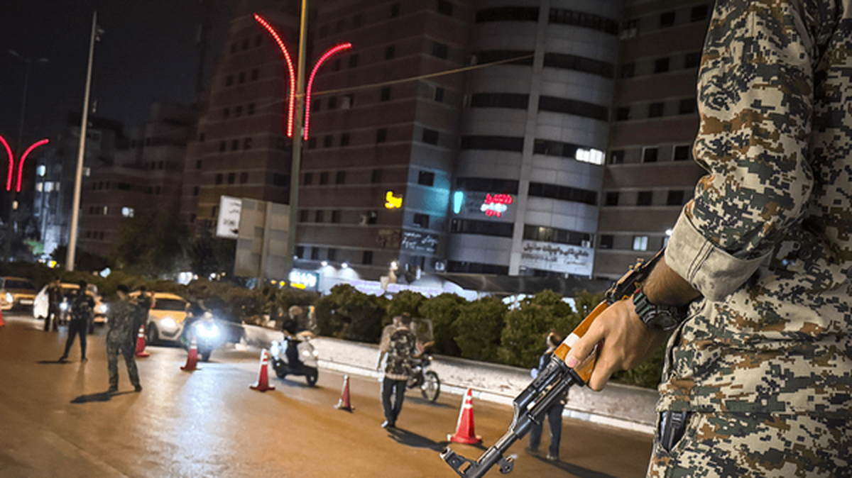 فوری؛ عروس و داماد رهبر انقلاب به شهادت رسیدند